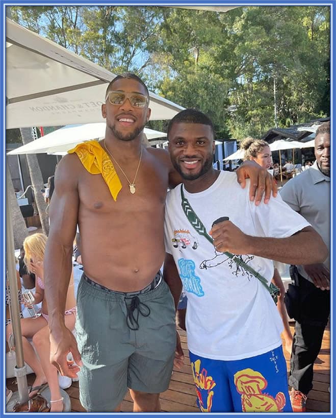 Anthony Joshua and Terem Moffie. This is a testament to Joshua's deep ties to his Nigerian heritage and friends. Credit: instagram.com/moffigram_/