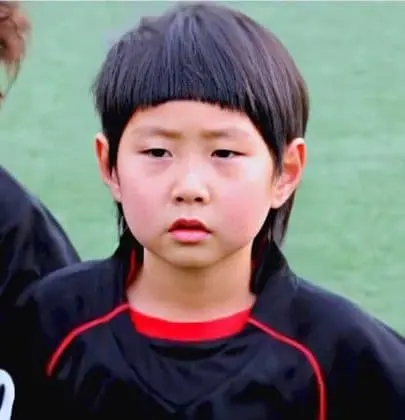 bLee Kang-in began playing football before he was 5 years of age.