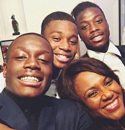 Nicolas Pepe, his mum and siblings. Credit to IG.