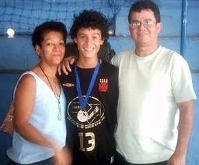 Meet Philippe Coutinho's parents. Now we know where he got his height from.