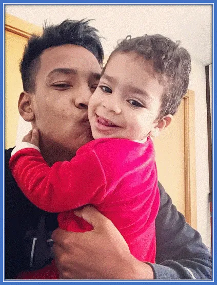 Matheus Pereira with cousin Davy. Credit: Gram.