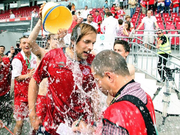 Thomas Tuchel celebrating the Rheinhessen A-Junior Championship.