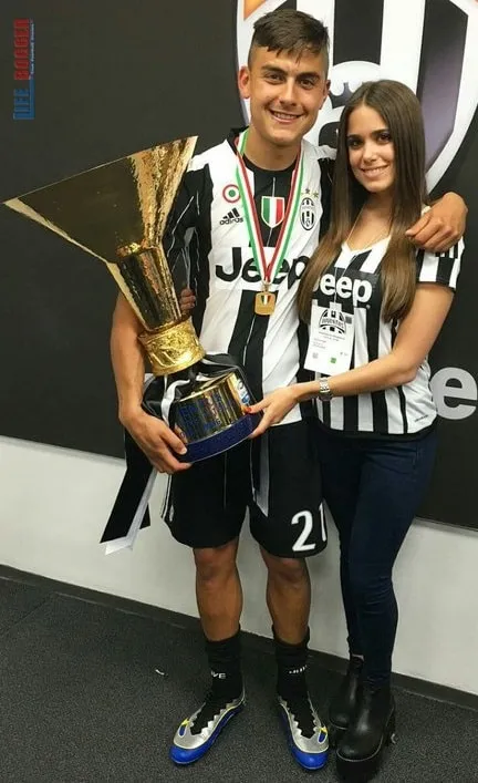 Antonella Cavalieri and her lover celebrate a title.