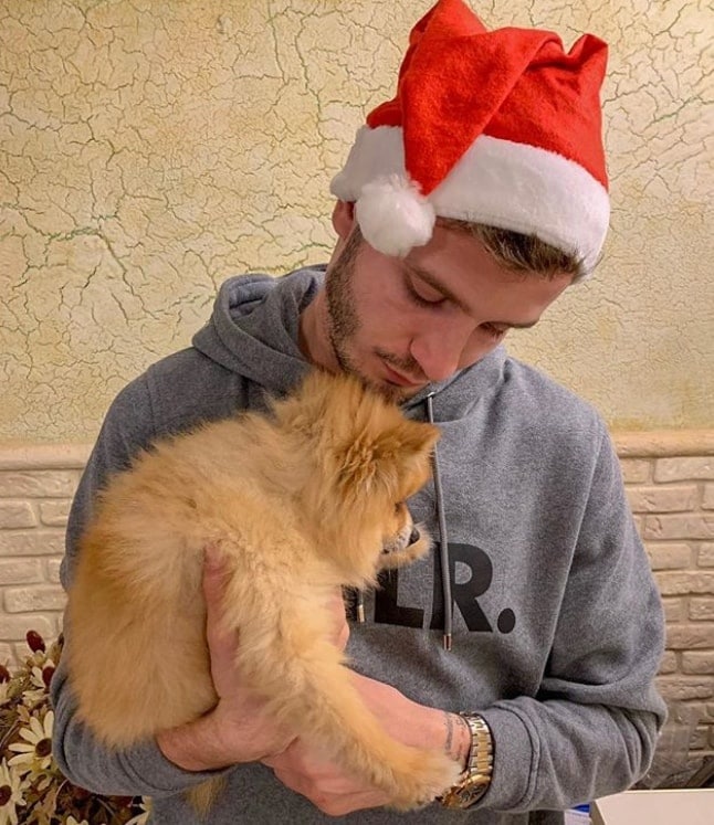 Saul Niguez cherishes three aspects of his life above all else—family, his girlfriend, and his beloved dog.