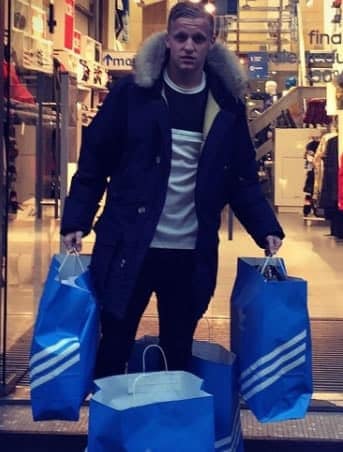 Donny van de Beek is a regular shopper and spends fairly during such activities.