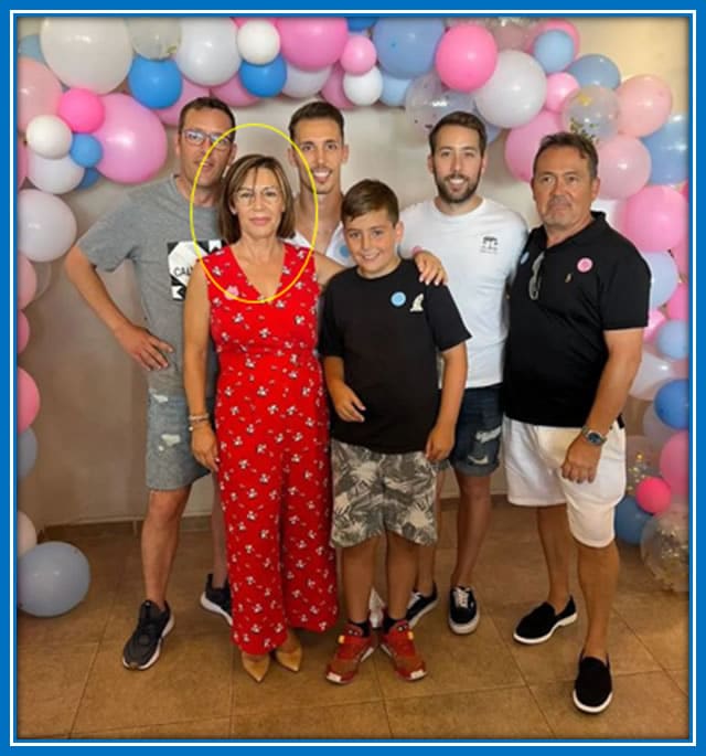 Behold the family who have stood firmly behind the footballer in his early days- his mother, father, brother, nephew and friend. Source: Instagram sergiogrimaldogarcia