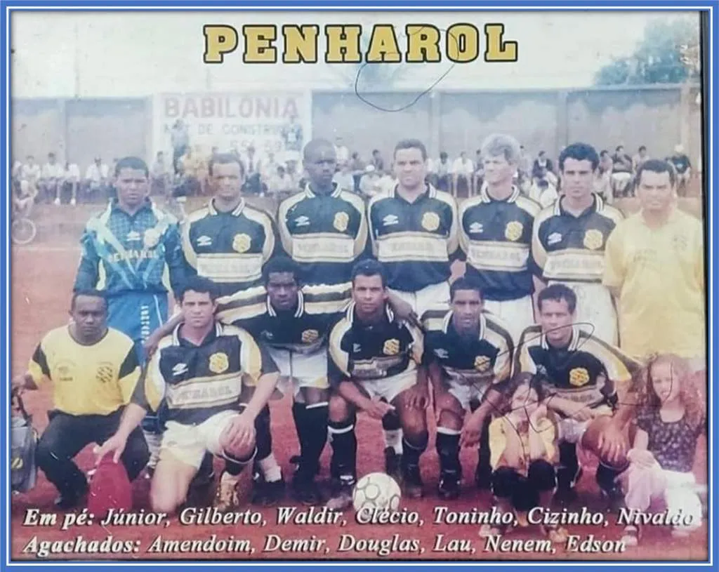 An old photo of Douglas de Sousa Penharol team. From the back row, we have; Junior, Gilberto, Waldir, Clecio, Toninho, Cizinho, and Nivaldo. From the front row, we have Amendoim, Demir, Douglas (Endrick's Dad). Lau, Nenem and Edson.