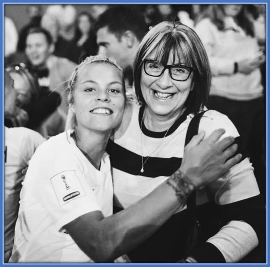 Meet the striker's mother, Cath Louise Daly, Rachel Daly's Inspirational Beacon. Image credit: Instagram/racheldaly3.