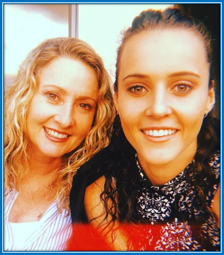 Hayley Raso with her mother. Source: Instagram/hayleyraso.