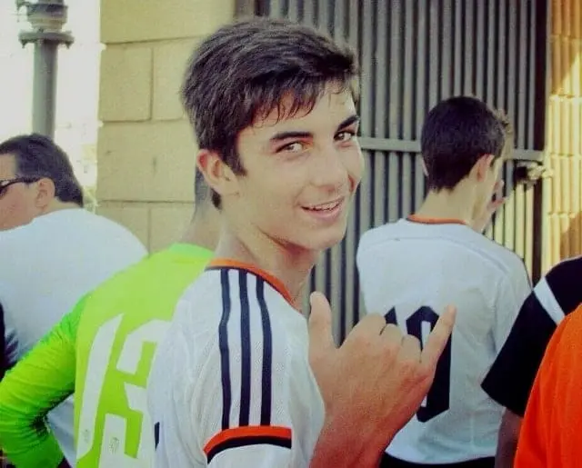 See who was 16 years old when he began playing for the reserves of Valencia.