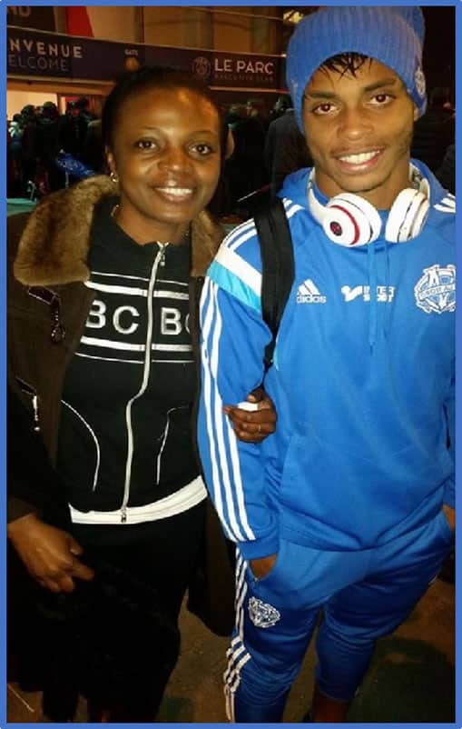 Here is Mario Lemina's sister with her brother as they share a photo. Image: Twitter.