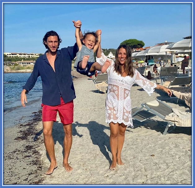 Matteo Darmian, his son, and his wife, Francesca, are seen immersing themselves in global travels. Image: Instagram/matteodarmian36.