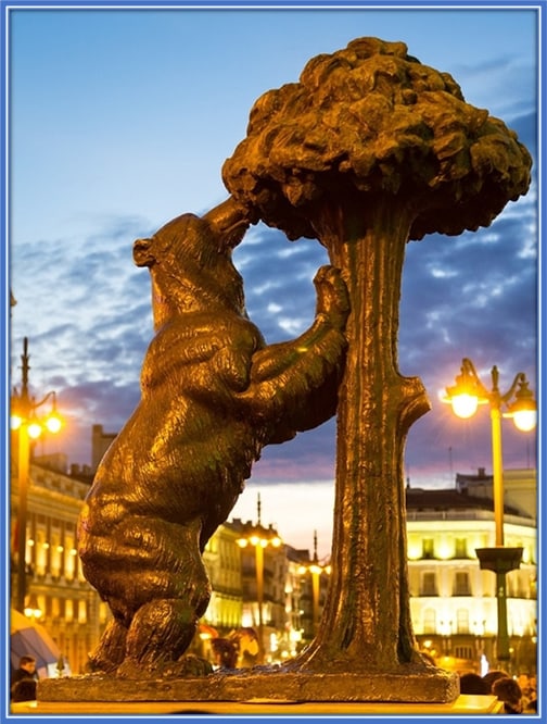 Has anyone told you the story of the bear statue and also the tree in Puerta del Sol, the city of Madrid?