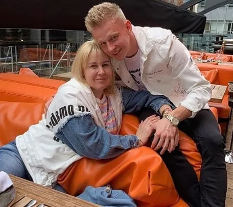 Oleksandr Zinchenko and his mother- Irina.