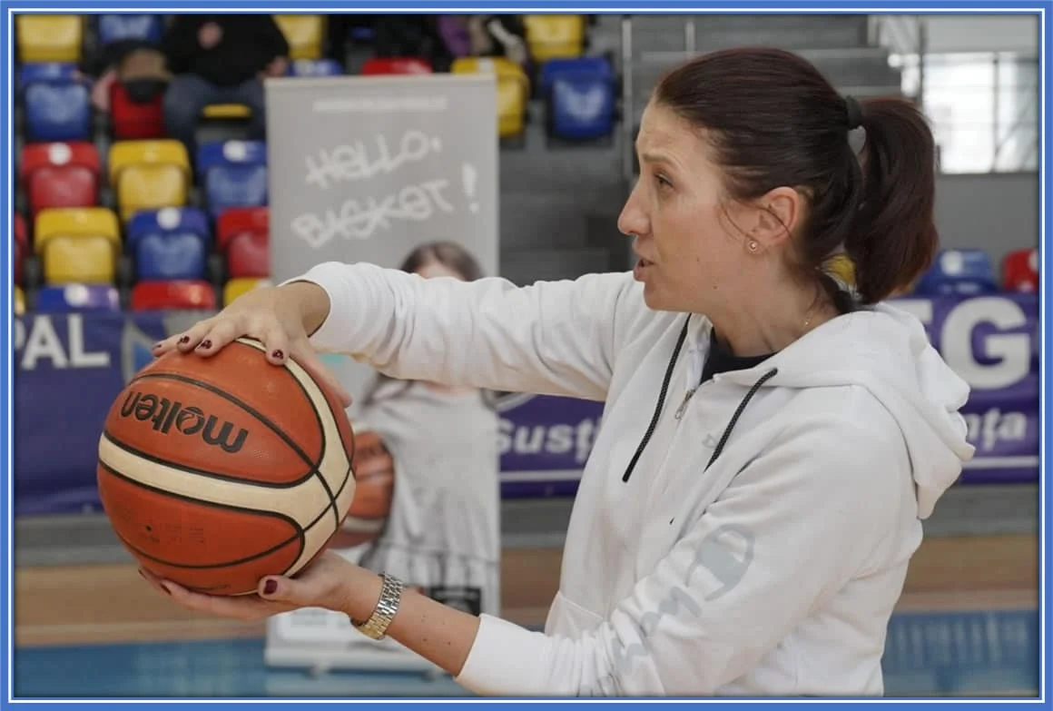 Meet the athletic mum of Radu Dragusin, Svetlana Maria Simion. Credit: ProSport.