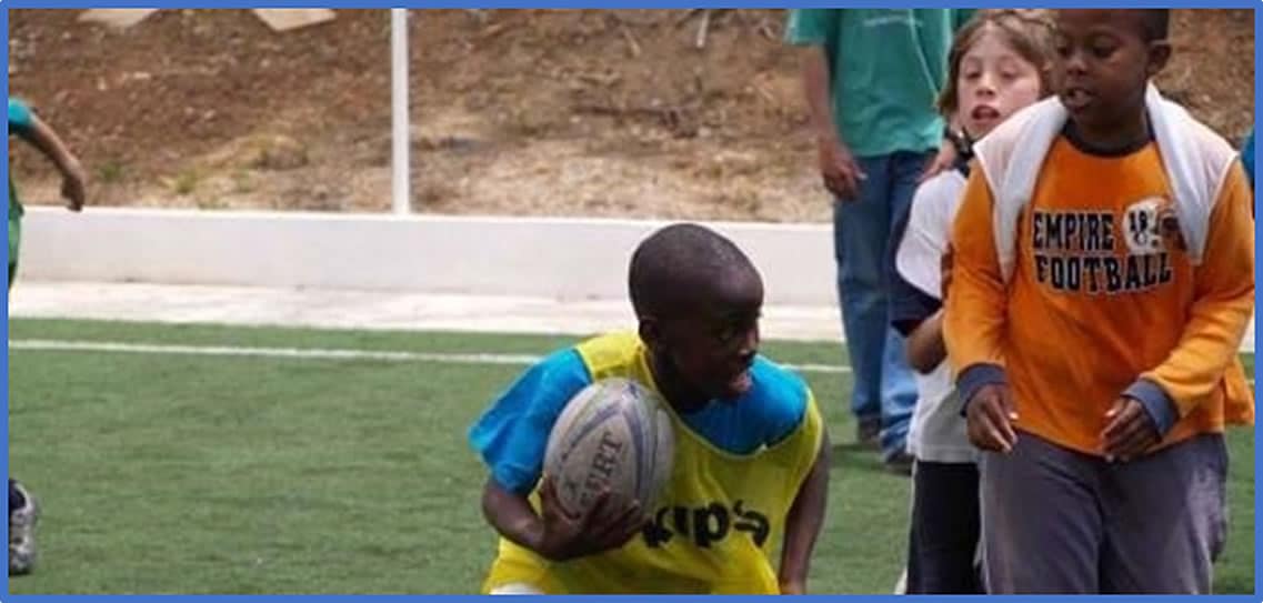 See the aggressiveness with which the young rugby player exerts his energy. Picture: CdJornal