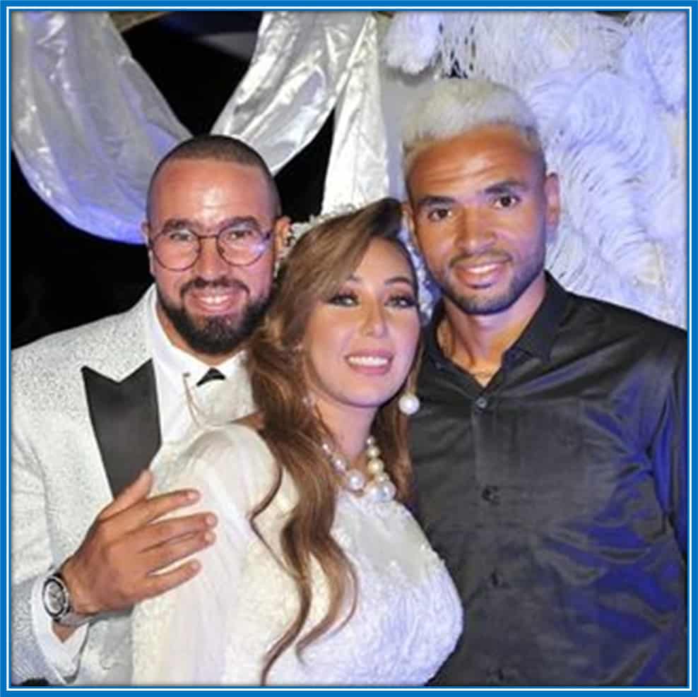 Youssef En-Nesyri takes a photo with his siblings - a brother (Mohamed amine En-Nesyri) and a sister (Zainab Zumrud).