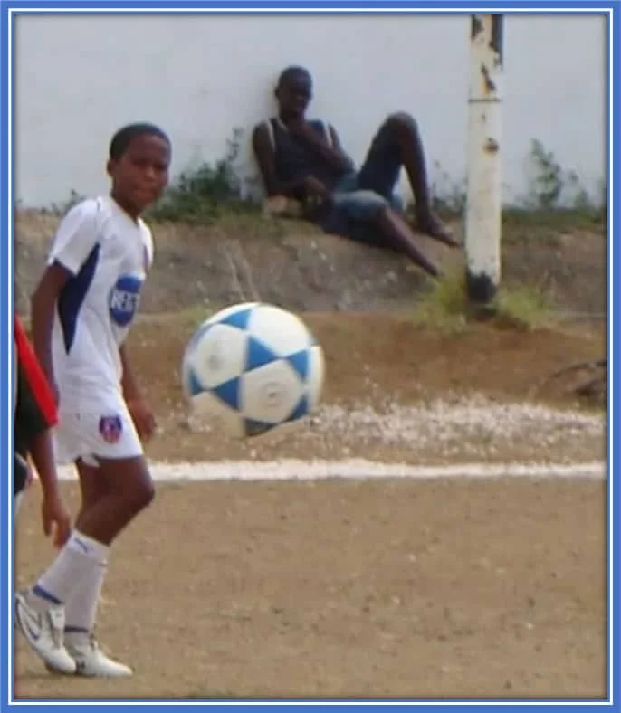 A young, barely recognizable Chong in his early Feyenoord days – a glimpse into the start of his journey. Source: manchestereveningnews.