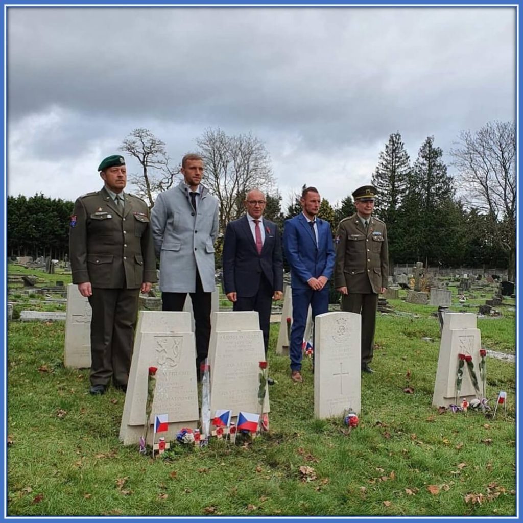 A visit in honour of the heroes who died for a just course.