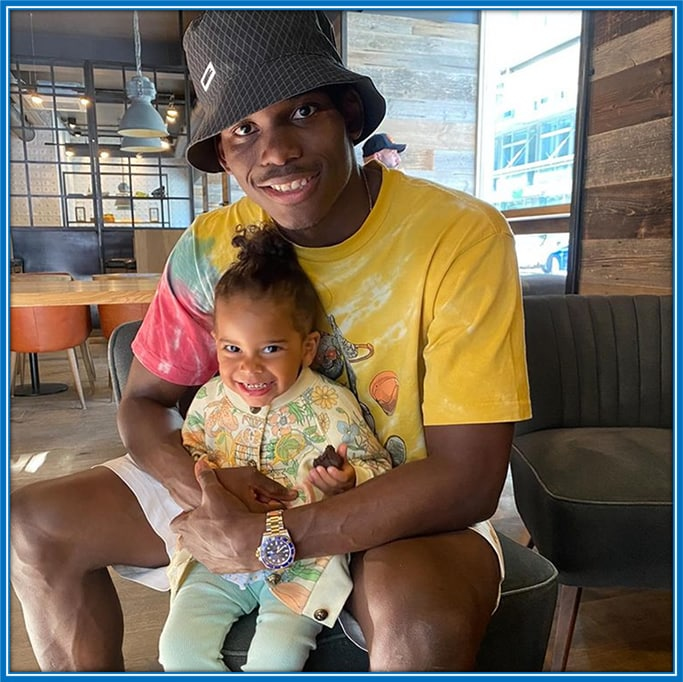 There is no better relationship than that of a father and his first child - who happens to be a daughter. This describes the relationship between Breel and Naliya.