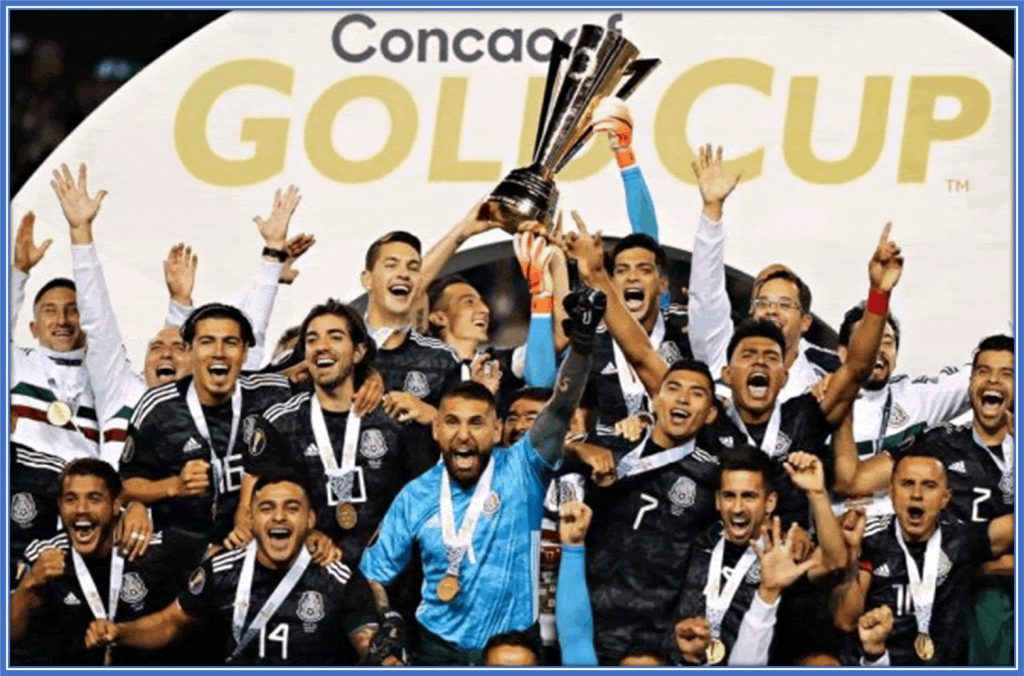 Orbelin Pineda, with his team, won the 2019 CONCACAF Gold Cup