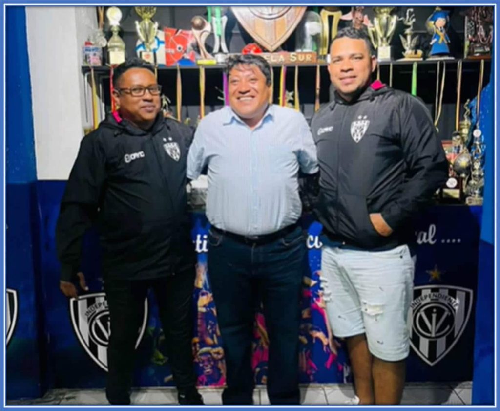 Ray Páez is close friends with Walter Tenorio. Here, the three great minds from the world of Ecuadorian soccer come together. Credit: Independiente del Valle