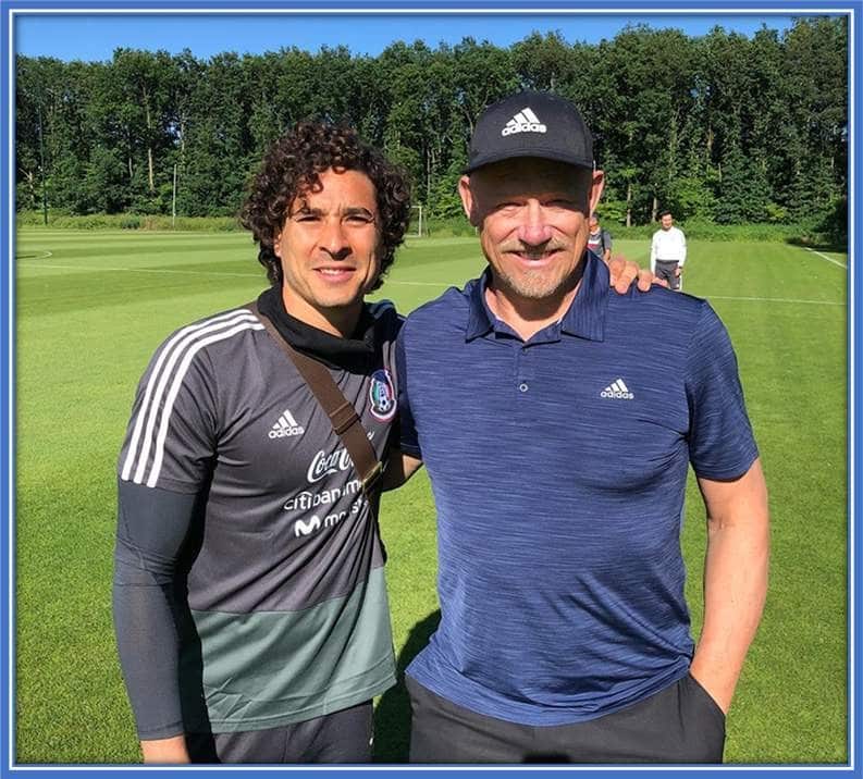 The Mexican Goalkeeper poses for a photo with Peter Schmeichel - the biggest idol of his childhood.