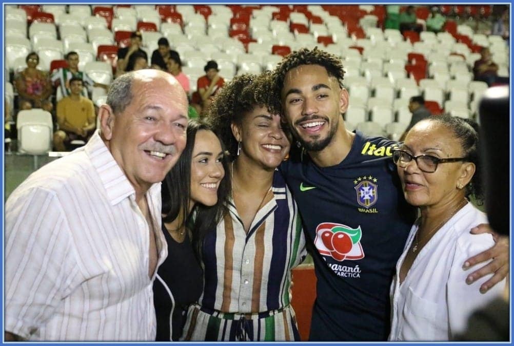 L-R: Carmelo, Mariah, Luziana, Mateo and grandma.