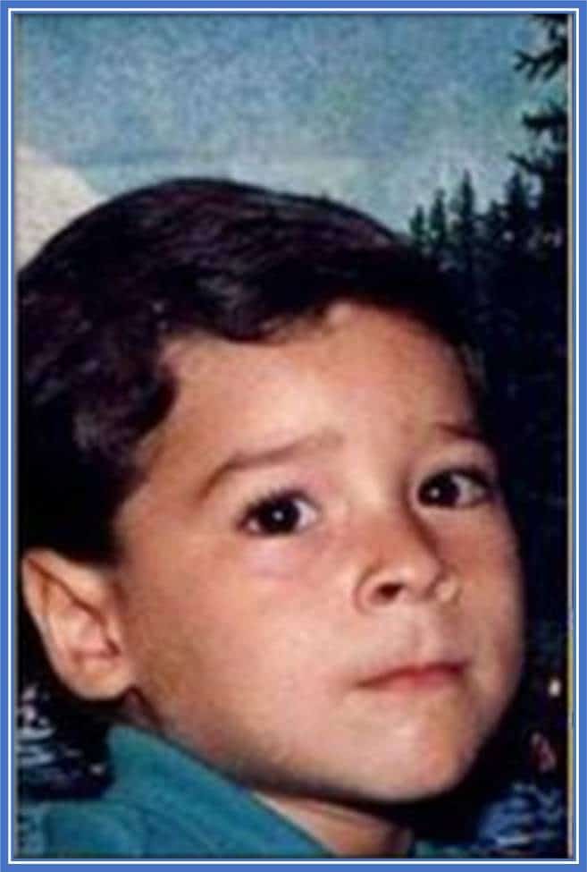 The Goalkeeper (Francisco Guillermo Ochoa Magaña) has preserved his cuteness since childhood.