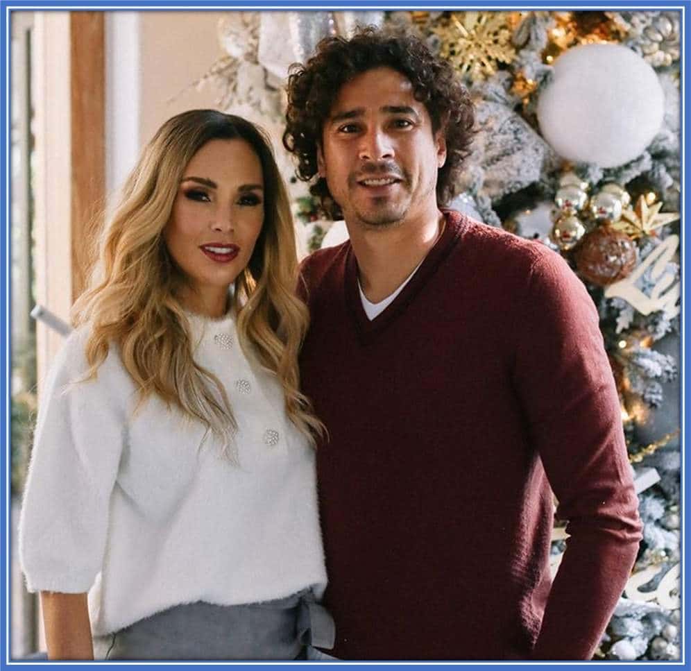 Introducing Guillermo Ochoa's Wife.