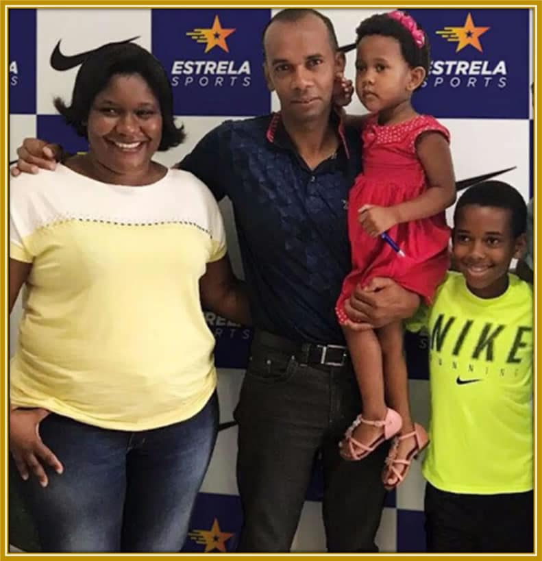 Meet Estevao Willians' parents with their son and their daughter. Which of them do you think Estevao resembles?