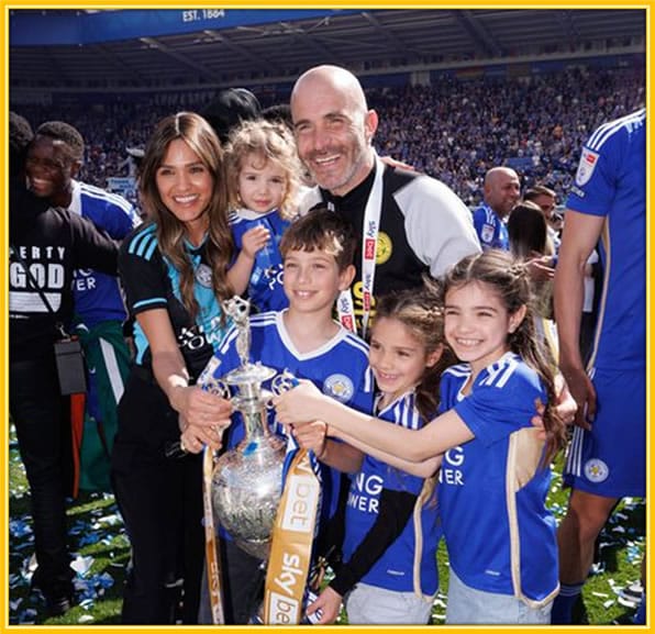 The 2024 winner of the EFL with his family