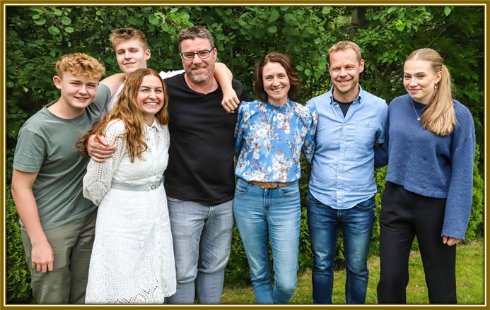 The Siblings of the Norwergian Footballer with their parents