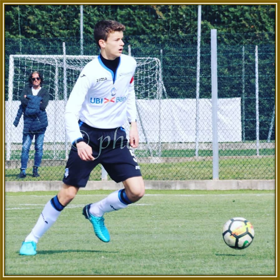 Full of promise: Young Giorgio Scalvini shines in his Atalanta BC jersey, embodying the future of Italian football.