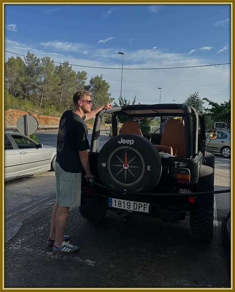 When you're earning £1,560,000 a year but still just want to look like a regular guy heading out for a quick drive. 