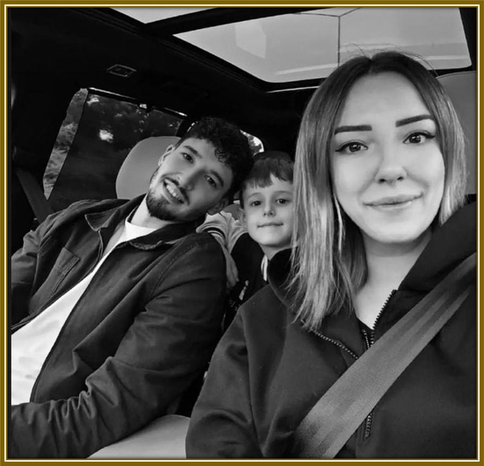 Family road trip vibes! Altay, his wife, and their little one, enjoying the simple joys of life together