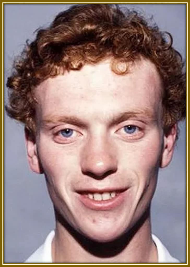 Moyes in His Playing Days: A Journey Before Becoming a Premier League Manager.